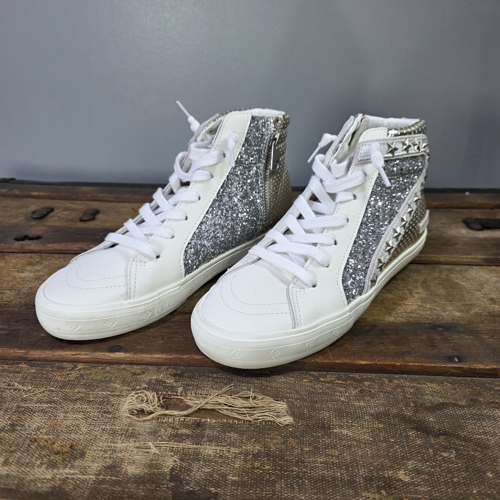 Vintage Havana Bailey High Top Bling Sneaker w/Side Zip Closure. 8.5